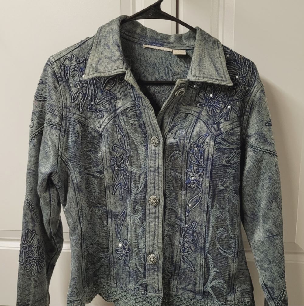 Women's Jacket Size: Medium